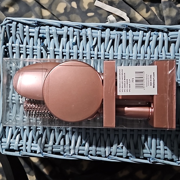 Professional Quality 5 pc set in blush - Picture 4 of 5